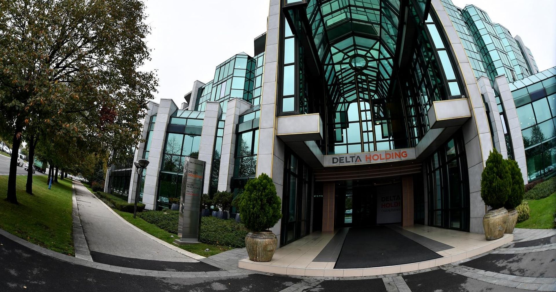 25.10.2017., Beograd, Srbija - Zgrada tvrtke Delta Holding u Novom Beogradu.  
Photo: Srdjan Ilic/PIXSELL