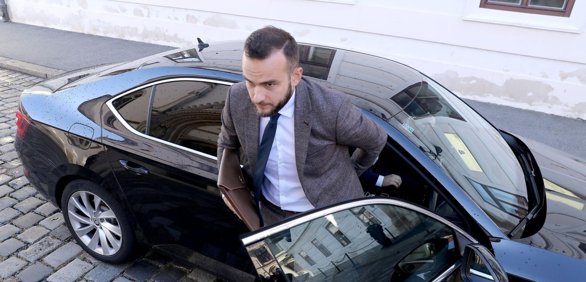 26.09.2019., Zagreb -  U Banskim dvorima odrzana je 180. sjednica Vlade RH na kojoj je, uz ostalo, raspravljano o Prijedlogu strategije integriranog upravljanja granicom. Ministri dolaze u Banske dvore. 
Photo: Patrik Macek/PIXSELL