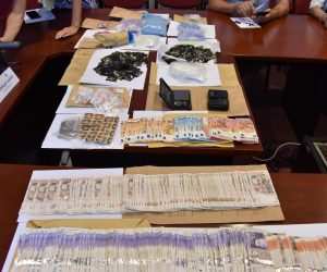 30.08.2019., Pula - Pulska policija odrzala je tiskovnu konferenciju na kojoj je nacelnik Policijske postaje Pula Vjekoslav Vuksic predstavito rezultate dovrsenog kriminalistickog istrazivanja koje je rezultiralo zapljenom droge vrijednosti vise od milijun kuna i privodjenjem pet osoba zbog prodaje droge na festivalu elektronske glazbe Dimensions.
Photo: Dusko Marusic /PIXSELL