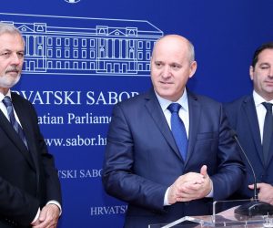 31.10.2019., Zagreb - Na konferenciji za medije HDZ-a celnici kluba zastupnika govorili su o tzv. aktikorupcijskom vijecu koje bi cinila oporba. Ante Sanader, Branko Bacic, Josip Boric Photo: Patrik Macek/PIXSELL