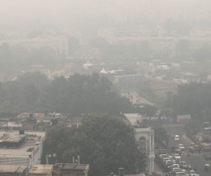 epa07962083 An aerial view shows the city engulfed in heavy smog in New Delhi, India, 31 October 2019. People in the Indian capital city are struggling with heavily polluted air. According to media reports, the air quality hit 'severe levels' in the past several days.  EPA/RAJAT GUPTA