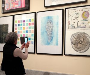 Zagreb, 5.11.2019 - U Muzeju Mimari otvoreno je 8. hrvatsko triennale akvarela, koja obuhvaća djela 79 autora. Triennalnu izložbu akvarela pokrenuli su 1998. Galerija umjetnina Grada Slavonskog Broda i Gradski muzej Karlovac. 
Foto HINA/ Dario GRZELJ/ dag