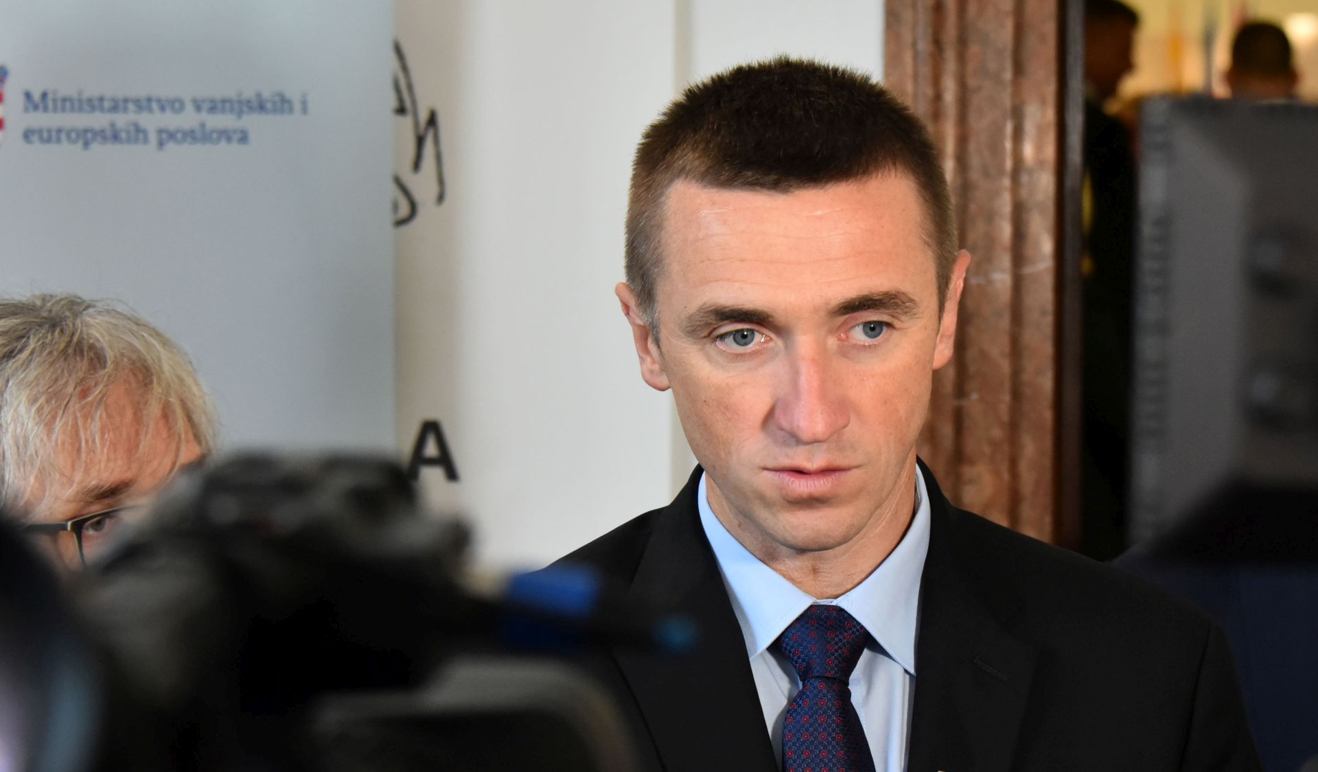 Vukovar, 06.11.2019 - Sveèanost predstavljanja hrvatskog predsjedanja Strategijom Europske unije za dunavsku regiju u vukovarskom Dvorcu Eltz. Na slici Ivan Penava.
foto HINA/ ik