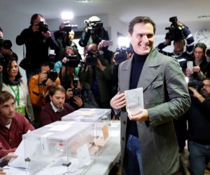 epa07985592 Leader of Spanish Ciudadanos Party Albert Rivera (C) casts his vote at a polling station in Pozuelo de Alarcon, Madrid, Spain, 10 November 2019. Spain holds general elections after Sanchez failed to form government following 28 April elections.  EPA/ZIPI