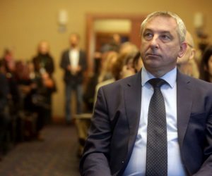 Zagreb, 11.11.2019. - Ministarstvo graditeljstva i prostornog uređenja održalo je konferenciju za medije "Zelena budućnost grada"  kako bi se razmjenila iskustva gradova i općina u planiranju i financiranju projekata zelene infrastrukture u urbanim područjima te kružnom gospodarenju prostorom i zgradama. Na fotografiji Predrag Štromar. foto HINA/ Daniel KASAP/dk