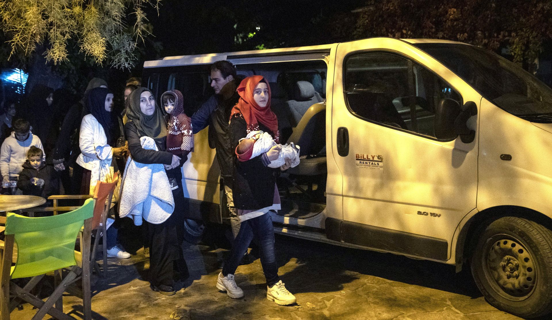 epa07992797 Migrants and refugees arrive on the coast of Skala Sikamias, on the island of Lesvos, Greece, 13 November 2019.  EPA/DIMITRIS TOSIDIS