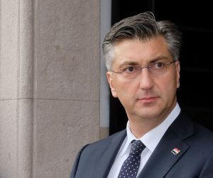 Zagreb, 21.11.2019 - Hrvatski premijer Andrej Plenković sastao se s rumunjskim premijerom Ludovicom Orbanom.
Na fotografiji Andrej Plenković.
foto HINA/ Edvard ŠUŠAK/ es
