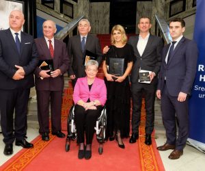 Zagreb, 25.11.2019 - Svečana dodjela Državne nagrade za sport "Franjo Bučar"
Na fotografiji dobitnici nagrade za životno djelo Franjo Bučar.
foto HINA/ Edvard ŠUŠAK/ es