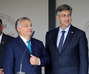 Osijek, 28.11.2019 - Premijeri Hrvatske i Maðarske Andrej Plenkoviæ i Viktor Orban sudjelovali su na otvorenju Uèenièkog doma Prosvjetno-kulturnog centra Maðara u Osijeku. foto HINA/ik