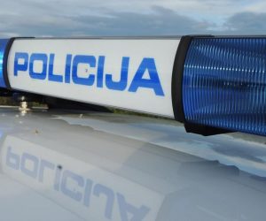 03.09.2014., Jadrtovac - U teskoj prometnoj nesreci koja se dogodila na drzavnoj cesti D-58 jedna je osoba smrtno stradala. U sudaru su sudjelovala dva osbna vozila. Policijski ocevid je u tijeku. 
Photo: Hrvoje Jelavic/PIXSELL