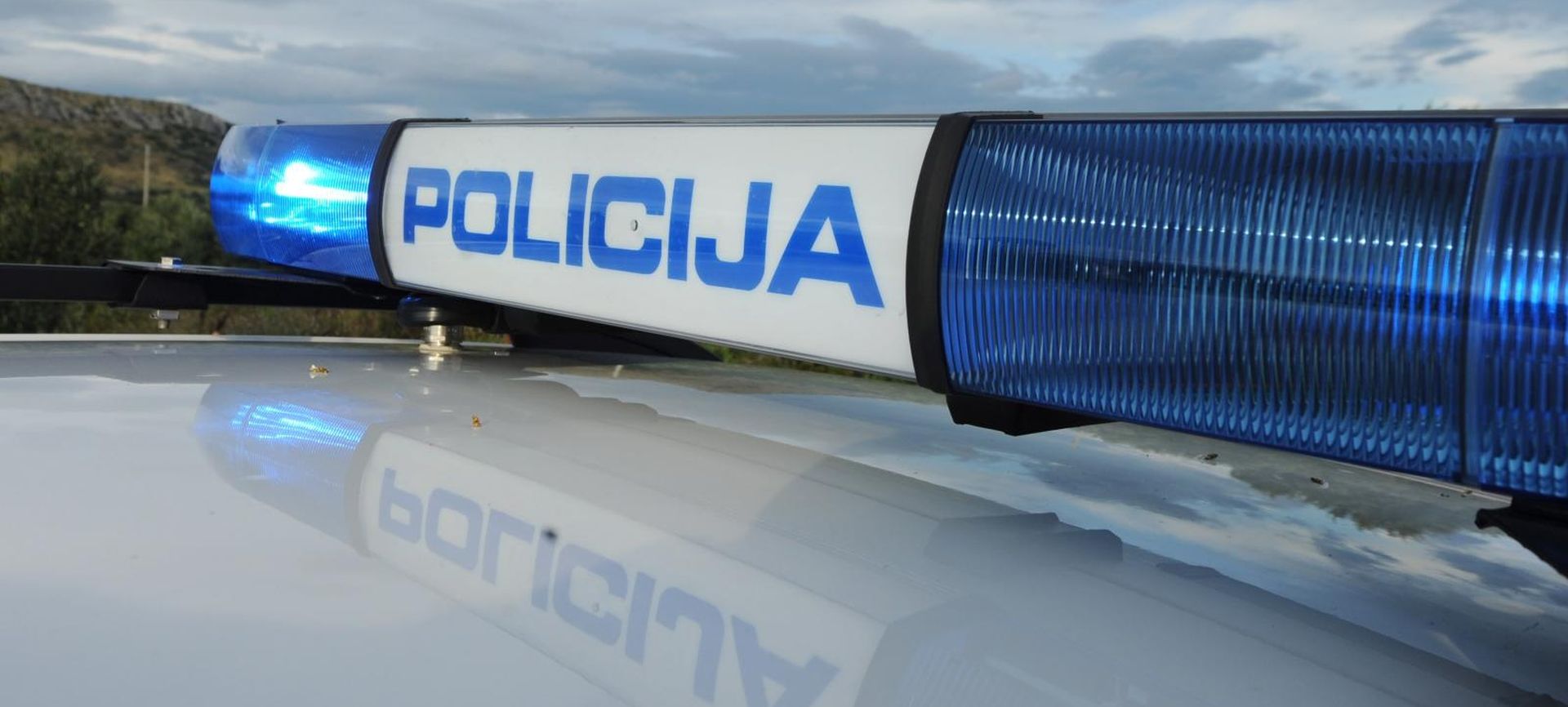 03.09.2014., Jadrtovac - U teskoj prometnoj nesreci koja se dogodila na drzavnoj cesti D-58 jedna je osoba smrtno stradala. U sudaru su sudjelovala dva osbna vozila. Policijski ocevid je u tijeku. 
Photo: Hrvoje Jelavic/PIXSELL