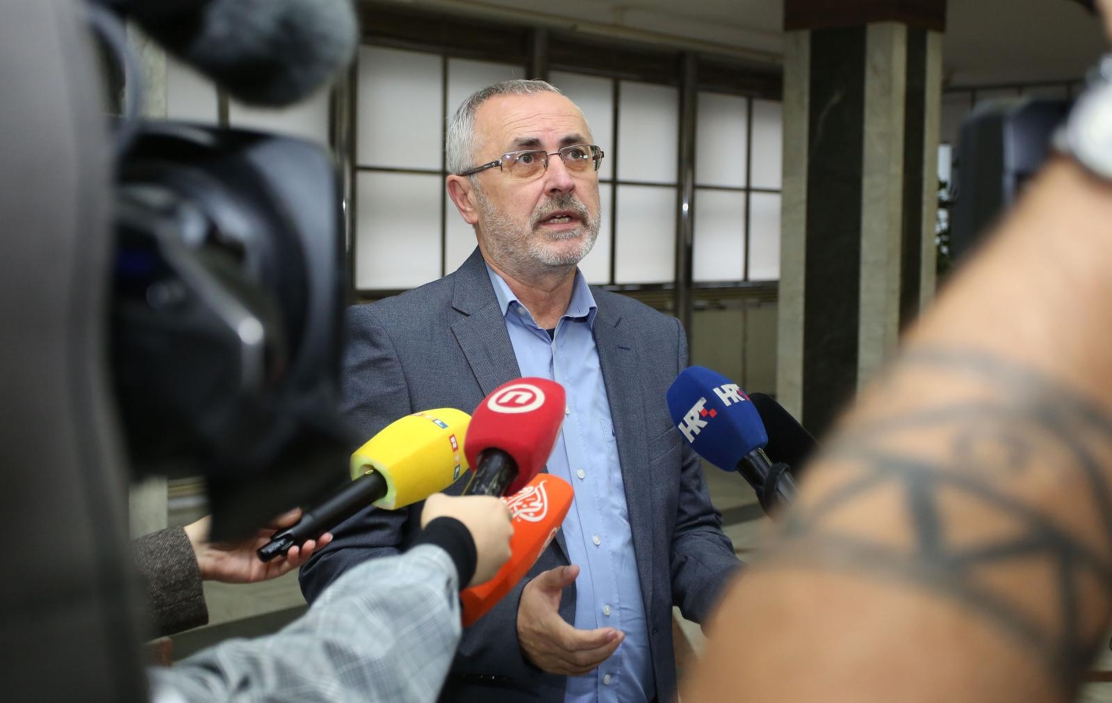 04.11.2019., Zagreb - U Ministarstvu rada i mirovinskog sustava odzan je sastanak s sindikatima u obrazovanju. predsjednik Sindikata zaposlenika u hrvatskom skolstvu - Preporod Zeljko Stipic  Photo: Matija Habljak/PIXSELL