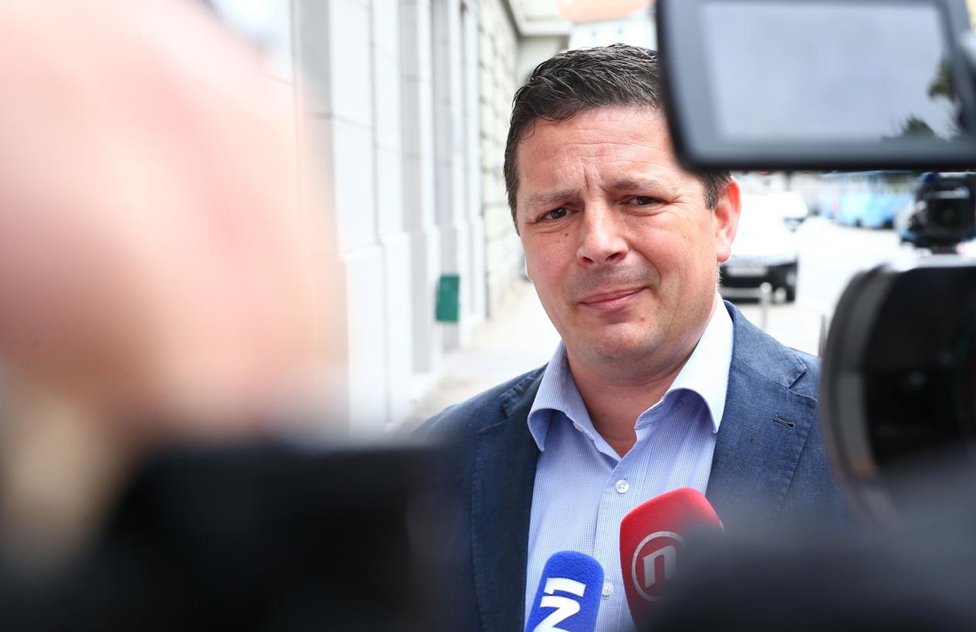 06.06.2017., Zagreb - Sjednica Predsjednistva HNS-a na kojem ce clanovi raspravljati o ulasku u koaliciju s HDZ-om. Tomislav Stojak. 
Photo: Zeljko Lukunic/PIXSELL