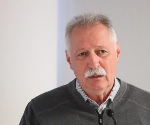 08.11.2019., Zagreb - Konferencija za medije Sindikata hrvatskih ucitelja i Nezavisnog sindikata zaposlenih u srednjim skolama Hrvatske. Predsjednica Sindikata hrvatskih ucitelja. Predsjednik Nezavisnog sindikata zaposlenih u srednjim skolama Hrvatske Branimir Mihalinec
Photo: Luka Stanzl/PIXSELL