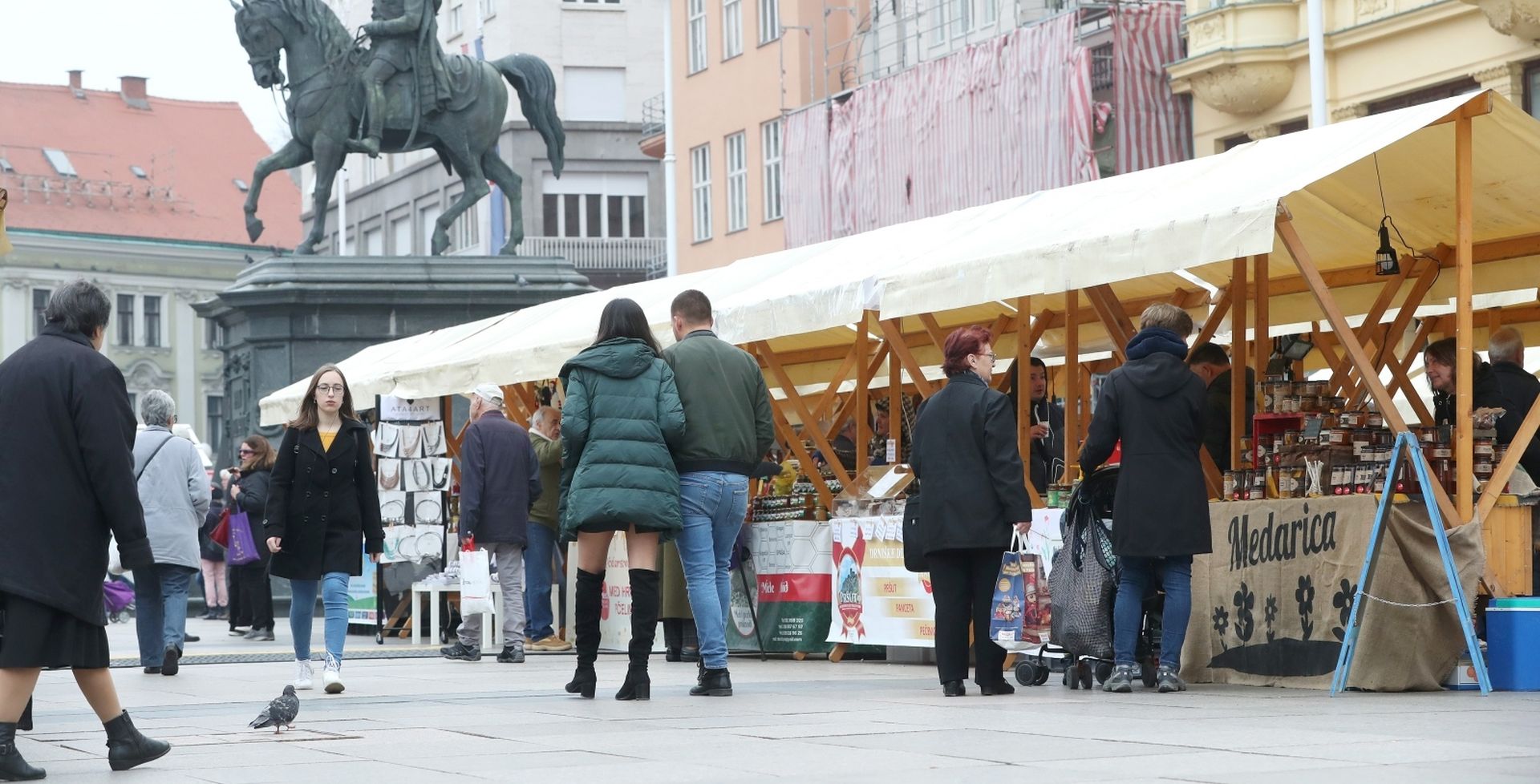 08.11.2019., Zagreb - Trg bana Josipa Jelacica. 17. Dani meda u Zagrebu. Photo: Sanjin Strukic/PIXSELL