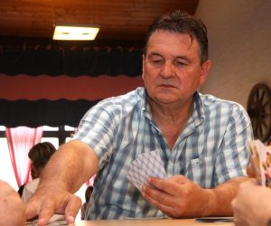 04.07.2010., Bjelolasica - Peti susreti HNS-ove Politicke akademije. Radimir Cacic se natjece u igranju bele. 
Photo: Zarko Basic/PIXSELL