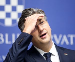 11.10.2019., Zagreb - Premijer Andrej Plenkovic na konferenciji za medije je rekao da Povjerenstvo za odlucivanje o sukobu interesa nije jednoglasno donijelo odluku kojom je povrijedio nacelo djelovanja te ocijenio da se radi o stetnoj odluci za sam imidz Povjerenstva. 
Photo: Marin Tironi/PIXSELL