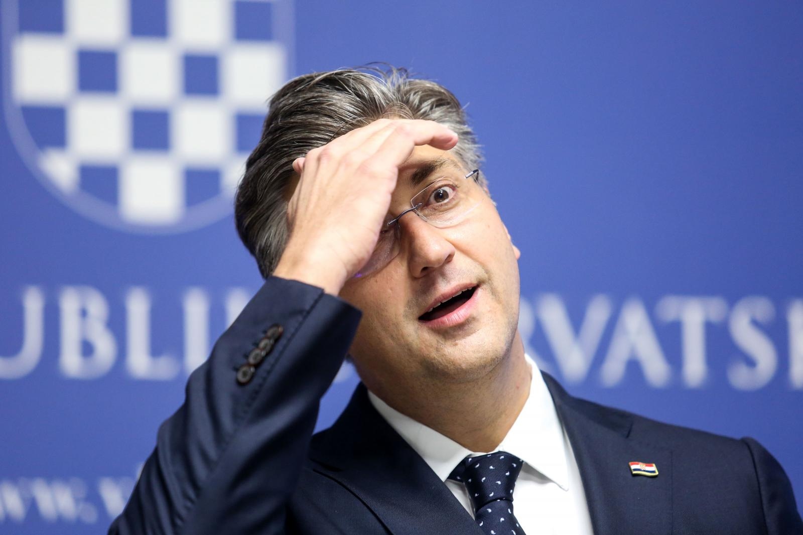11.10.2019., Zagreb - Premijer Andrej Plenkovic na konferenciji za medije je rekao da Povjerenstvo za odlucivanje o sukobu interesa nije jednoglasno donijelo odluku kojom je povrijedio nacelo djelovanja te ocijenio da se radi o stetnoj odluci za sam imidz Povjerenstva. 
Photo: Marin Tironi/PIXSELL