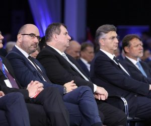 11.11.2019., Zagreb - Sluzbeno predstavljanje Izbornog programa Kolinde Grabar-Kitarovic u Kongresnoj dvorani Zagrebackog velesajma. Milijan Brkic, Jakov Kitarovic, Andrej Plenkovic, Gordan Jandrokovic Photo: Davor Puklavec/PIXSELL