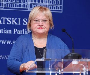 15.10.2019., Zagreb - U Saboru je odrzana konferencija za medije Kluba zastupnika  GLAS-a, na kojoj su o temi: "Alarmantno stanje u pravosudju - stradavaju najslabiji" govorile zastupnica Anka Mrak Taritas i potpredsjednica GLAS-a Diana Topcic Rosenberg.
Photo: Patrik Macek/PIXSELL
