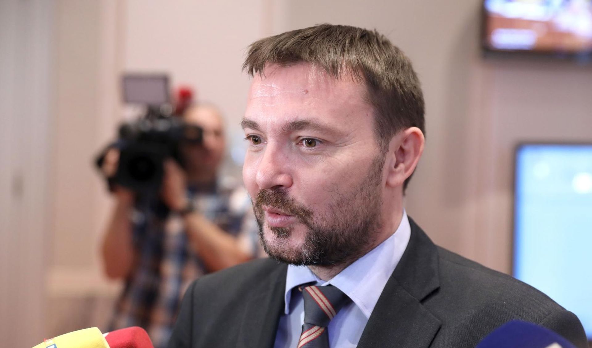 16.10.2019., Zagreb - Zastupnik Arsen Bauk komentirao je u Saboru premijerovu najavu o povecanju placa.
Photo: Patrik Macek/PIXSELL
