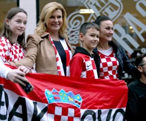 16.11.2019. Rijeka - Navijaci Hrvatske i Slovacke uoci vecerasnjeg nogometnog susreta Hrvatske i Slovacke.  Kolinda Grabar-Kitarovic. 
Photo: Nel Pavletic/PIXSELL