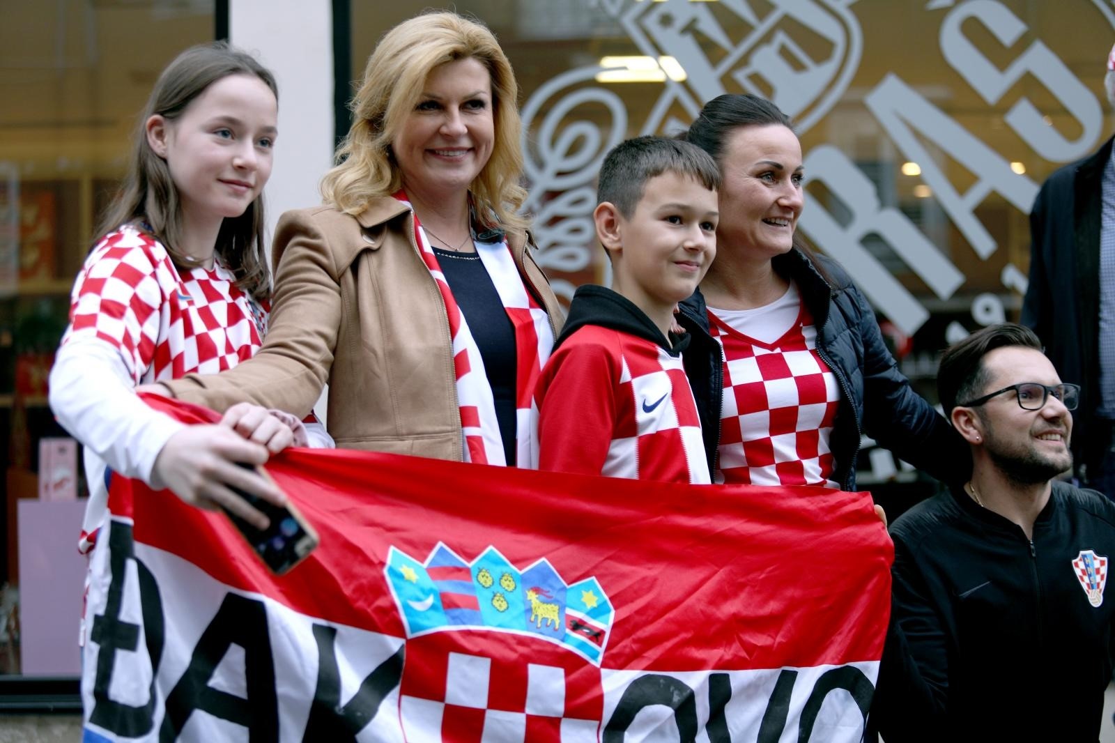 16.11.2019. Rijeka - Navijaci Hrvatske i Slovacke uoci vecerasnjeg nogometnog susreta Hrvatske i Slovacke.  Kolinda Grabar-Kitarovic. 
Photo: Nel Pavletic/PIXSELL