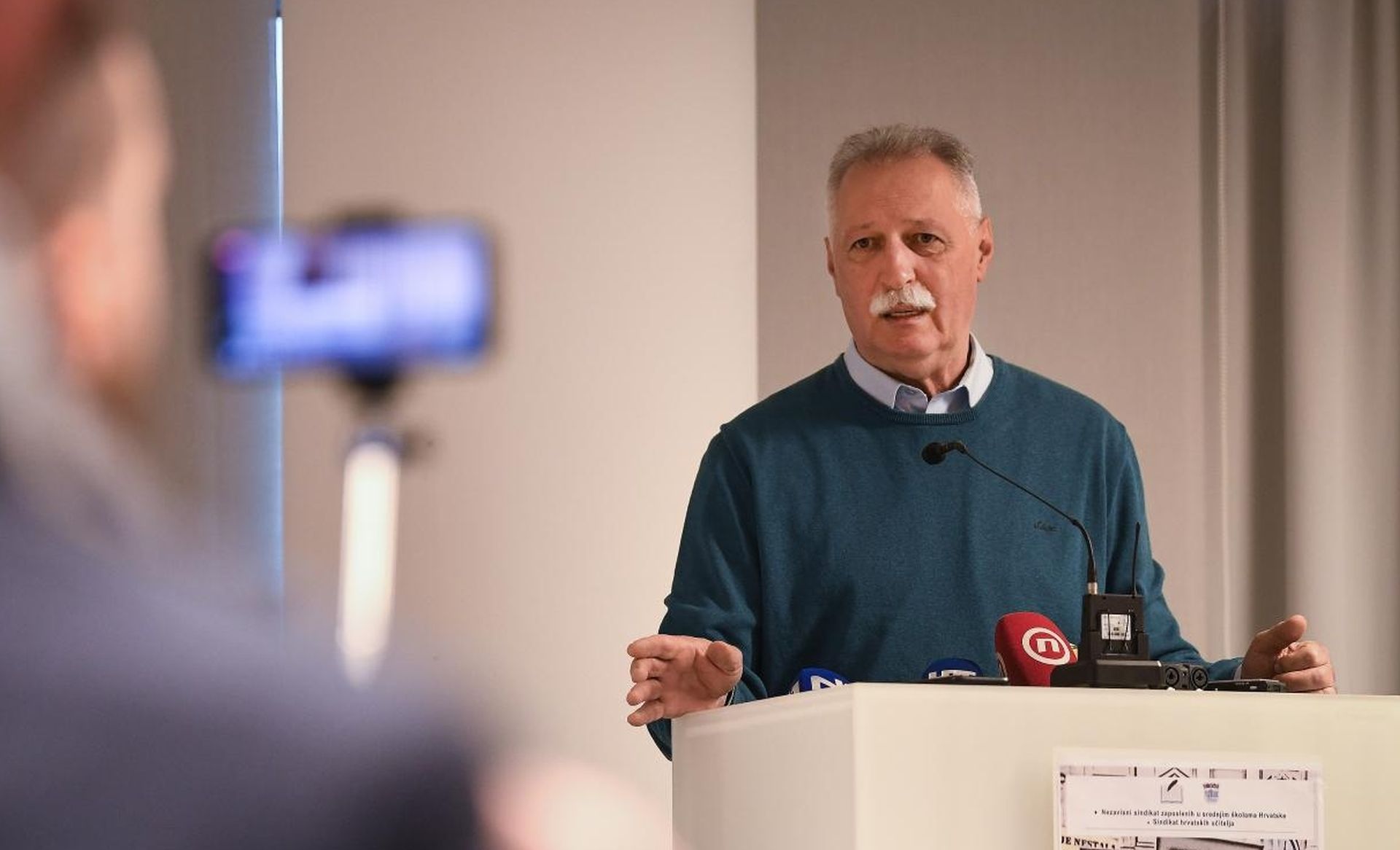 20.11.2019., Zagreb - Konferencija za medije sindikata u obrazovanju o nastavku strajka i najava velikog prosvjeda u ponedjeljak na Trgu bana Jelacica. Branimir Mihalinec. Photo: Sandra Simunovic/PIXSELL