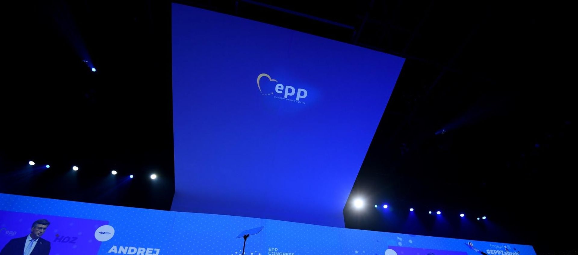20.11.2019., Zagreb - Prvi dan dvodnevnog 24. izbornog kongresa Europske pucke stranke (EPP) u zagrebackoj Areni. Vise od 2000 sudionika iz 40 zemalja tijekom kongresa izabrat ce novo vodstvo Europske pucke stranke. Izborni kongres Europske pucke stranke zapocelo je uvodnim obracanjem premijerom RH Andrejom Plenkovicem. 
Photo: Marko Lukunic/PIXSELL