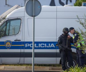 30.10.2015., Luka Gruz, Dubrovnik - Policijska akcija vezana za medjunarodni lanac kriminala. 
Photo: Grgo Jelavic/PIXSELL