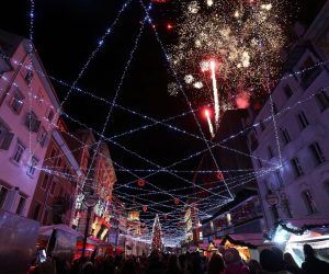 30.11.2019., Rijeka - Na Korzu je uz vatromet upaljena blagdanska rasvjeta. 
Photo: Goran Kovacic/PIXSELL