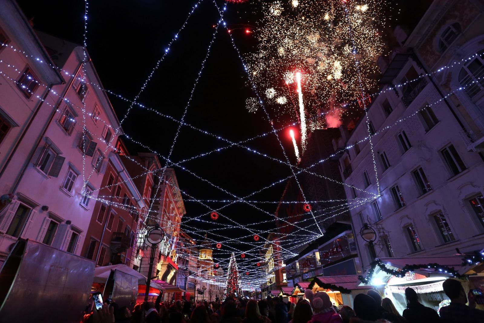 30.11.2019., Rijeka - Na Korzu je uz vatromet upaljena blagdanska rasvjeta. 
Photo: Goran Kovacic/PIXSELL