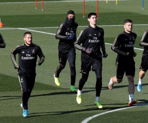epa07980983 (L-R) Real Madrid's players Eder Militao, Eden Hazard, Casemiero, Thibaut Courtois, Luka Kovic and Luka Modric take part in a training session at Valdebebas sports city in Madrid, Spain, 08 November 2019. Real Madrid will face SD Eibar in a Spanish LaLiga soccer match on 09 November.  EPA/CHEMA MOYA