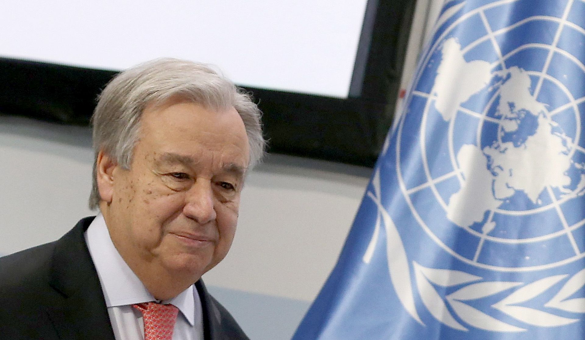epa08036895 UN Secretary General Antonio Guterres addresses a press conference about the COP25 Climate Summit in Madrid, Spain, 01 December 2019. The UN Climate Change Conference COP25 will run from 02 to 13 December 2019 in the Spanish capital.  EPA/JAVIER LIZON