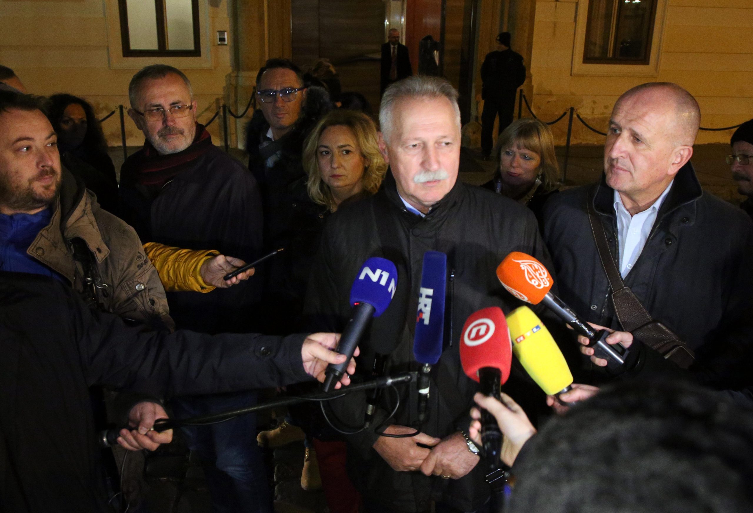Zagreb, 1.12.2019 - Nastavak pregovora obrazovnih sindikata i Vlade nastavit u zgradi Vlade. Na slici predstavnici sindikata nakon pregovora.
Foto HINA/ Dario GRZELJ/ dag