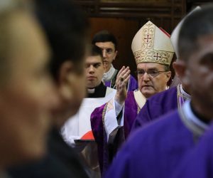 Zagreb, 10.12.2019 - Zagrebačka katedrala, sveta misa za domovinu Hrvatsku i prvog hrvatskog predsjednika dr. Franju Tuđmana povodom  20. obljetnice njegove smrti. Na fotografiji Josip Bozanić.
foto HINA/ Admir BULJUBAŠIĆ/ abu