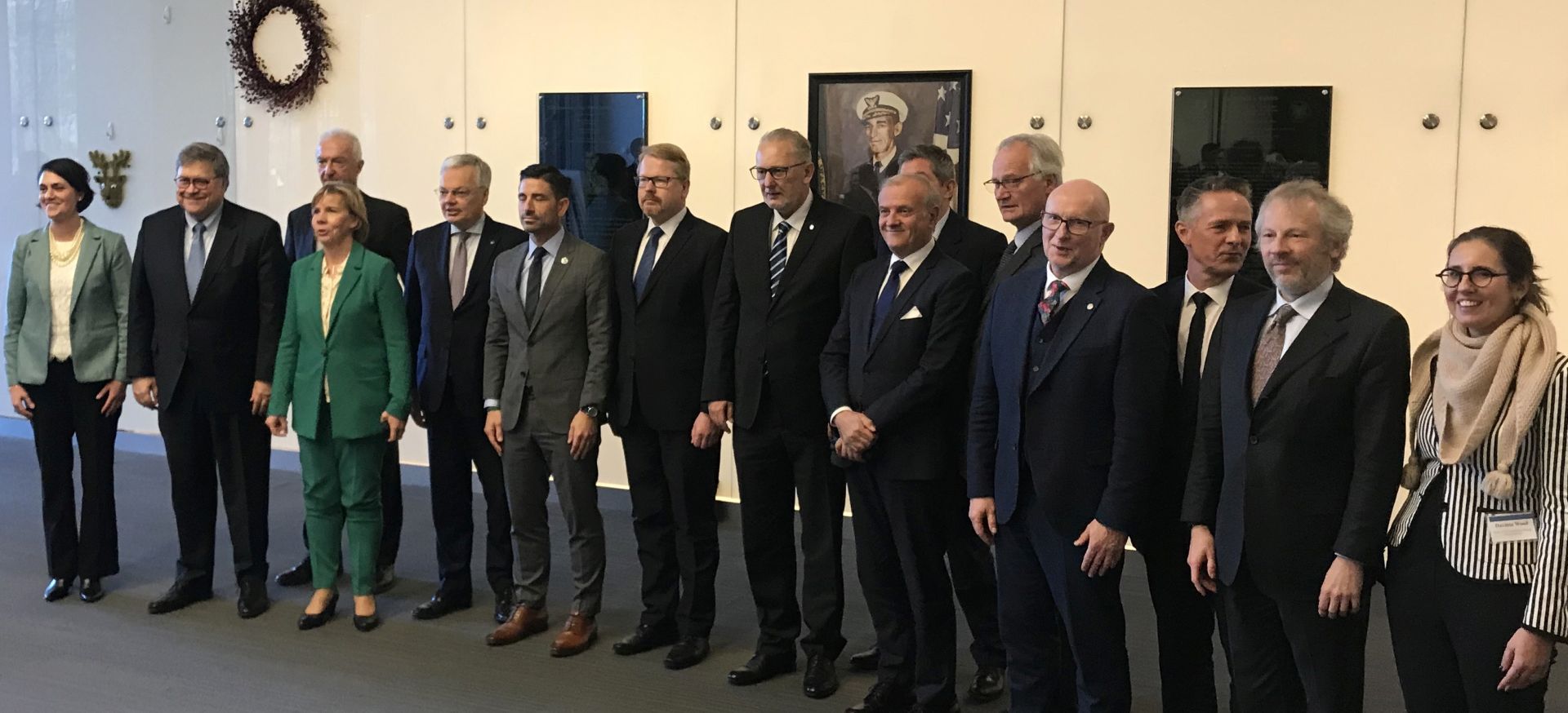 Washington, 11.12.2019 - Ministri unutarnjih poslova i pravosuđa Sjedinjenih Američkih Država i Europske unije sastali su se u srijedu u Washingtonu, gdje su hrvatski ministri Davor Božinović i Dražen Bošnjaković, među ostalim, predstavili programe koje će Hrvatska na tim područjima provoditi u prvoj polovini 2020. kao predsjedateljica Vijeća EU.
foto HINA/ MUP/ ds
