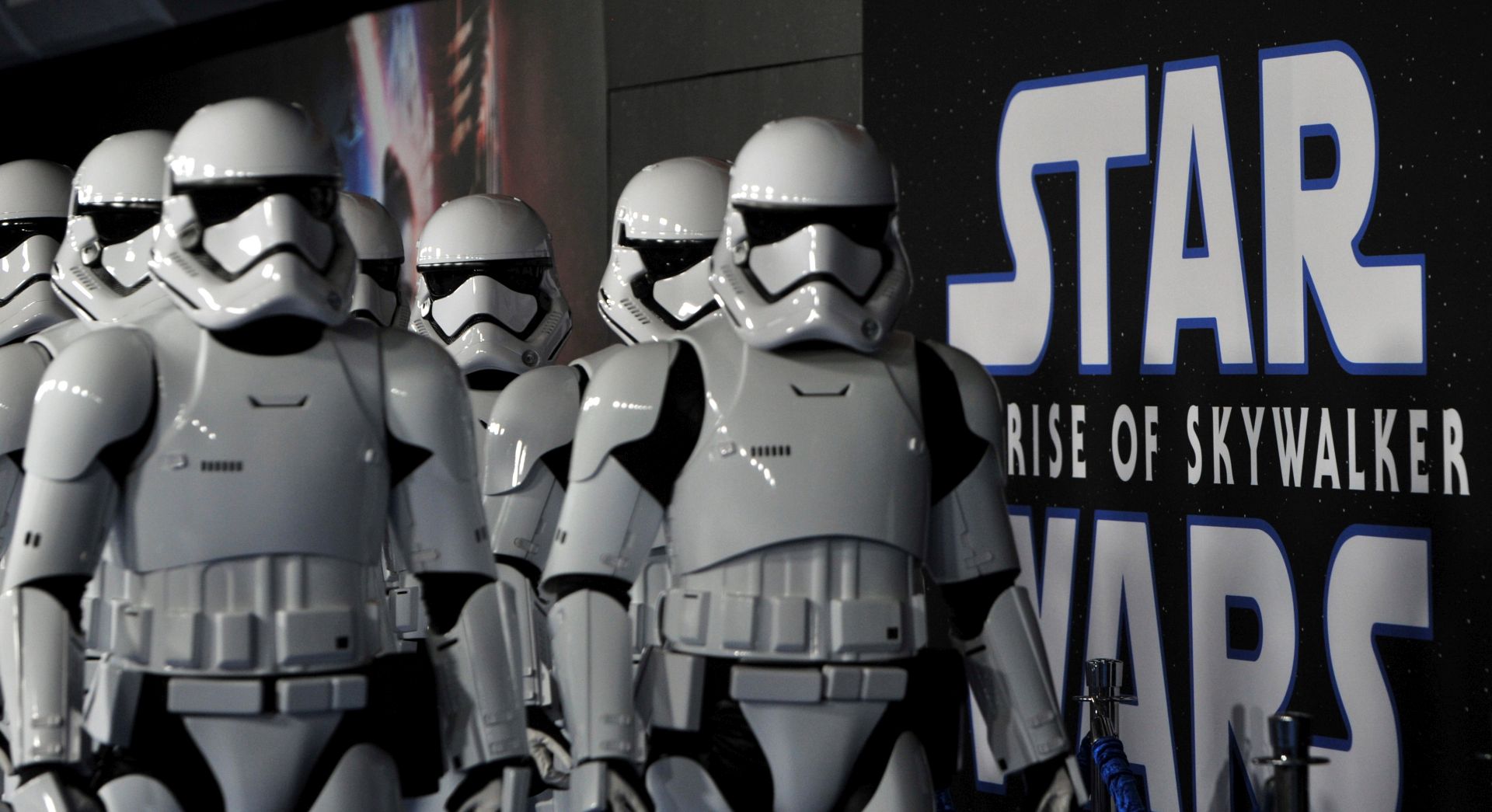 epa08076212 Characters dressed as Stormtroopers arrive at the premiere of Star Wars: The Rise of Skywalker at the El Capitan Theater in Hollywood, California, USA, 16 December 2019.  EPA/CHRISTIAN MONTERROSA