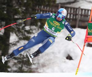 epa08083757 Dominik Paris of Italy speeds down the slope during the Men's Super-G race at the FIS Alpine Skiing World Cup event in Val Gardena, Italy, 20 December 2019.  EPA/ANDREA SOLERO