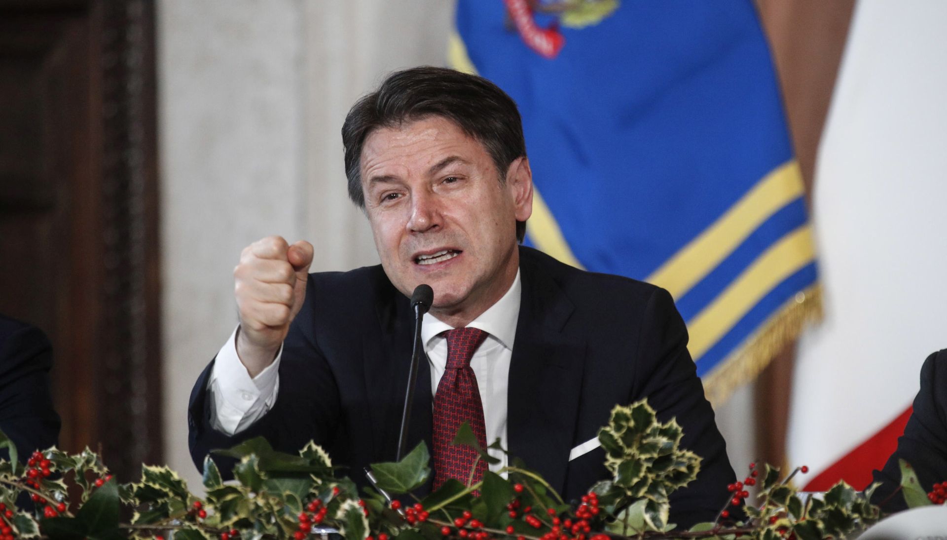 epa08092448 Italian Premier Giuseppe Conte at Villa Madama during the Year-end press conference, in Rome, Italy, 28 December 2019.  EPA/GIUSEPPE LAMI