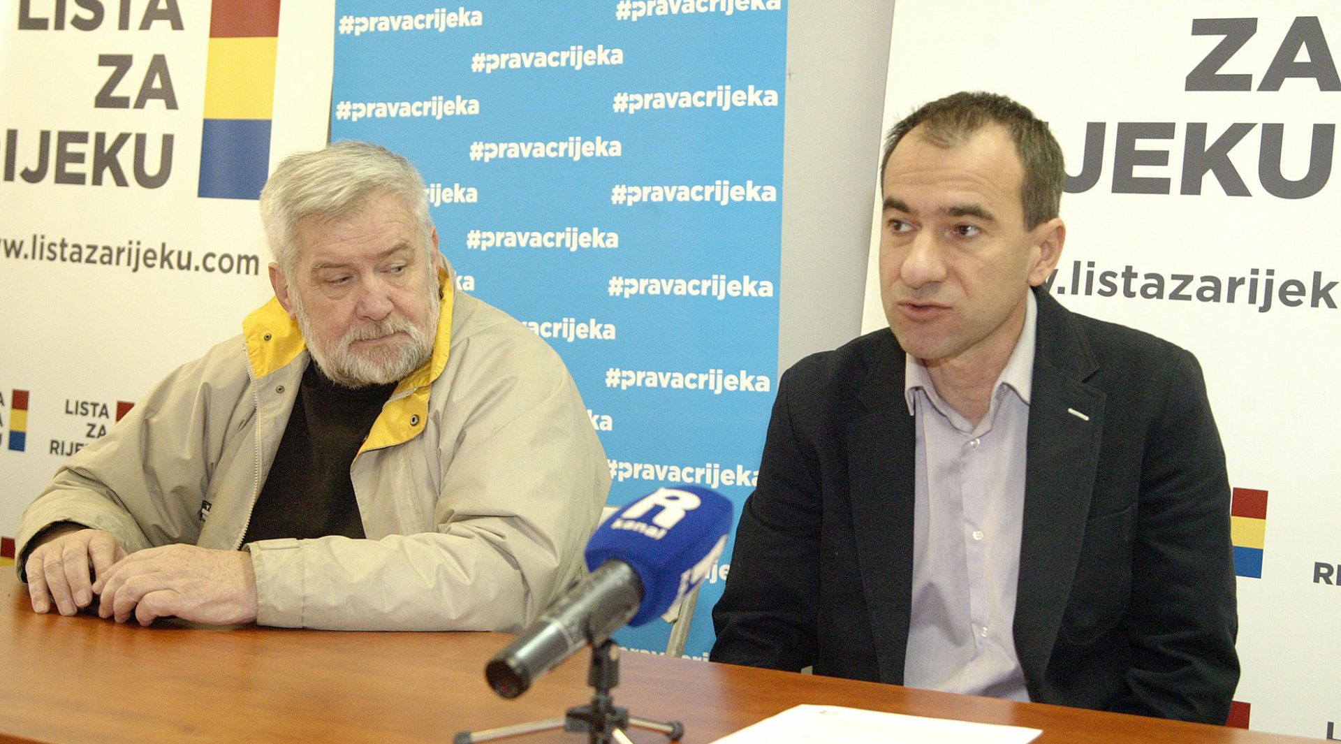 Rijeka, 30.12.2019.- Lista za Rijeku u ponedjeljak je održala tiskovnu konferenciju na kojoj su dali podršku predsjedničkom kandidatu Zoranu Milanoviću u drugom izbornom krugu. Na slici Darko Švorinić (D) i Milan Popadić.
foto HINA/ Miljenko KLEPAC/ ml