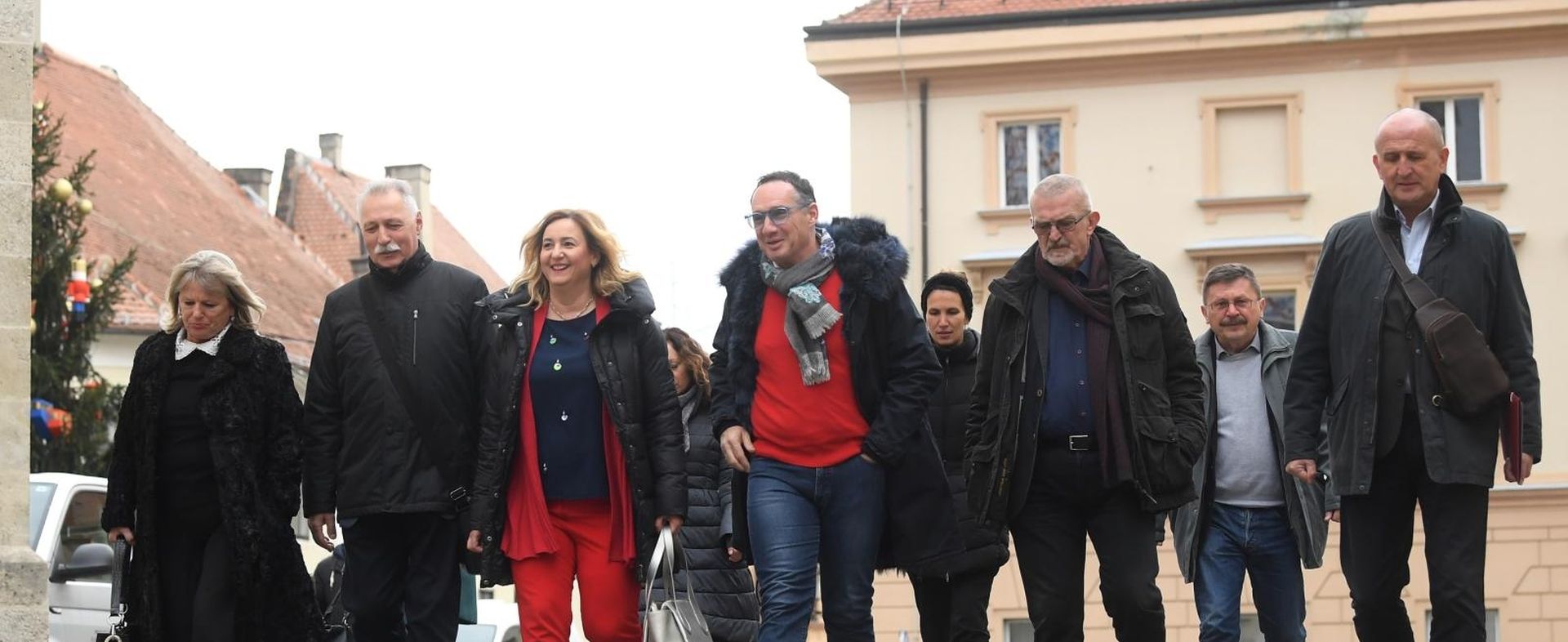 01.12.2019., Zagreb - U Banskim dvorima odrzava se nastavak pregovora obrazovnih sindikata i vlade oko strajka u skolama. Predsjednik Nezavisnog sindikata zaposlenih u srednjim skolama Hrvatske Branimir Mihalinec, predsjednica Sindikata hrvatskih ucitelja Sanja Sprem,  glavni tajnik Nezavisnog sindikata znanosti i visokog obrazovanja Vilim Ribic
Photo: Marko Lukunic/PIXSELL