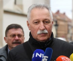01.12.2019., Zagreb - U Banskim dvorima odrzava se nastavak pregovora obrazovnih sindikata i vlade oko strajka u skolama. Predsjednik Nezavisnog sindikata zaposlenih u srednjim skolama Hrvatske Branimir Mihalinec, Sanja Sprem
Photo: Marko Lukunic/PIXSELL