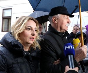 02.12.2019., Zagreb - Predstavnici skolskih sindikata dolaze na pregovore u Banske dvore.
Photo: Patrik Macek/PIXSELL