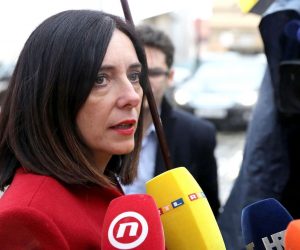 02.12.2019., Zagreb - Ministri dolaze u Banske dvore na sastanak sa predstavnicima skolskih sindikata. Blazenka Divjak 
Photo: Patrik Macek/PIXSELL