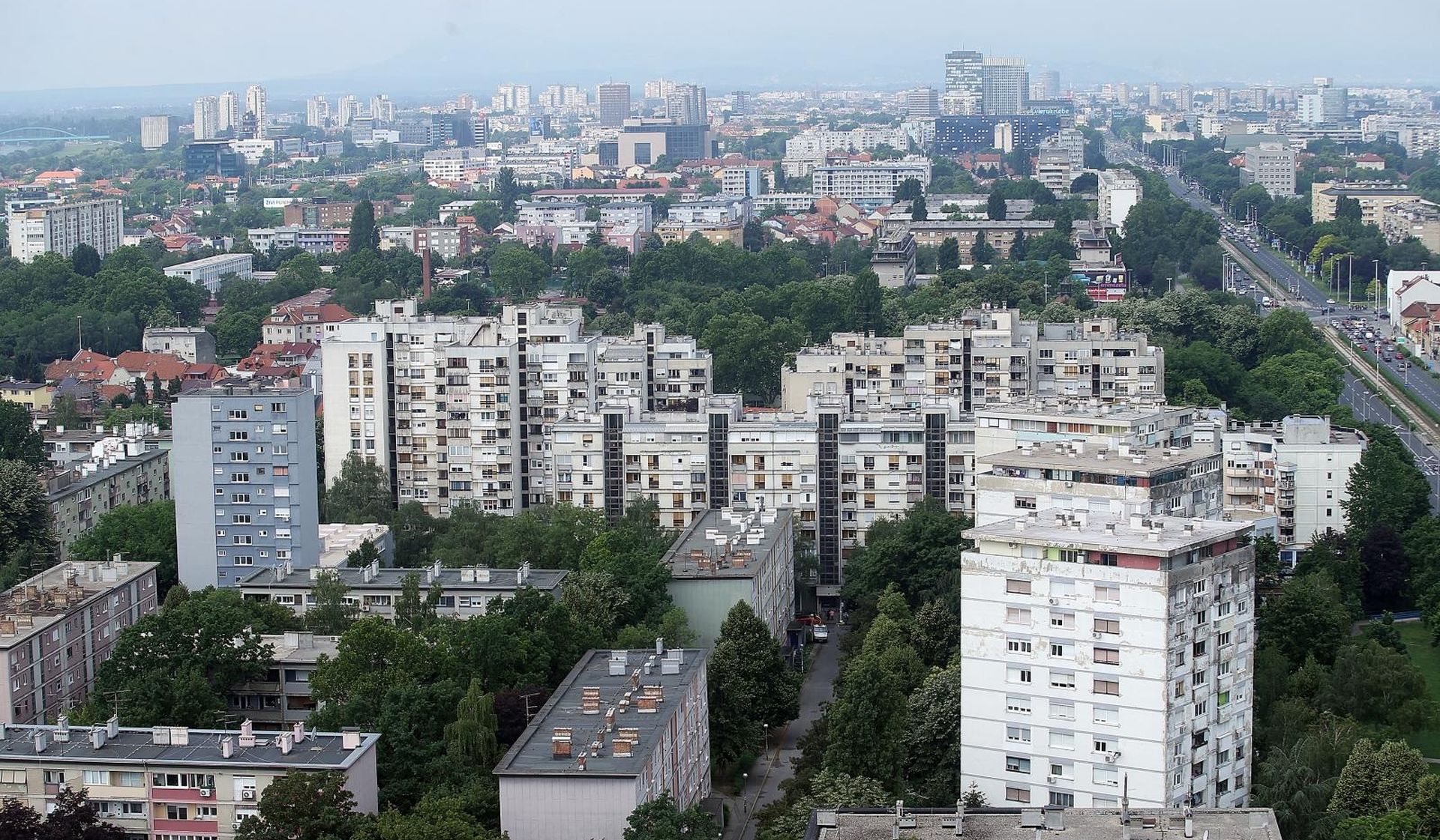 25.05.2018., Zagreb - Pogled na panoramu Zagreba sa zadnjeg kata nebodera Zagrebtower u Radnickoj cesti. Ulica grada Vukovara, Vukovarska, Kruge, Trnje. 
Photo: Goran Stanzl/PIXSELL