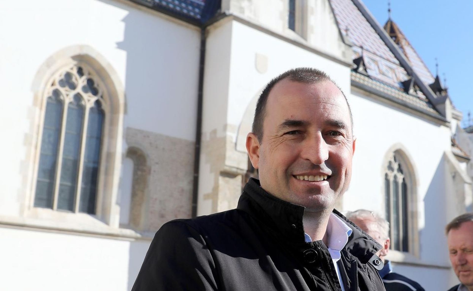 04.10.2019., Zagreb - Predsjednik Zelene liste Nenad Matic objavio je na konferencjji za medije odrzanoj ispred Crkve svetog Marka podrsku Zelene liste predsjednickom kandidatu Miroslavu Skori.
Photo: Patrik Macek/PIXSELL