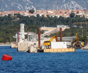 05.09.2019. Omisalj- Obilazak gradilista LNG terminala u Omislju.

Photo: Boris Scitar/Vecernji list/PIXSELL