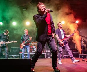 Koncert Prljavog kazališta na Stradunu povodom Dana branitelja Dubrovnika 06.12.2018., Stradun, Dubrovnik - Popularni rock sastav Prljavo kazaliste napravio je pravi spektakl na Stradunu. Stradun je bio prepun, a publika je vjerno pratila i znala svaki hit koji je ovaj bend odsvirao. Koncert je odrzan povodom Dana branitelja Dubrovnika. 
Photo: Grgo Jelavic/PIXSELL