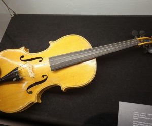 06.12.2019., Rijeka - U sklopu projekta Rijeka 2020 - Europska prijestolnica kulture, u Pomorskom i povijesnom muzeju Hrvatskog primorja, otvorena je izlozba "Violinom iznad granica / Stradivari u Rijeci - Kresnik i Cremona". Ovom se izlozbom obiljezava 150. godisnjica rodjenja dr. Franje Kresnika, Rijecanina koji je razotkrio tajnu izrade najboljih violina na svijetu, a koje su na prijelazu iz 17. u 18. stoljece u talijanskoj Cremoni izradjivali Antonio Stradivari i Giuseppe Guarneri del Gesu. Violina Franje Kresnika.
Photo: Goran Kovacic/PIXSELL